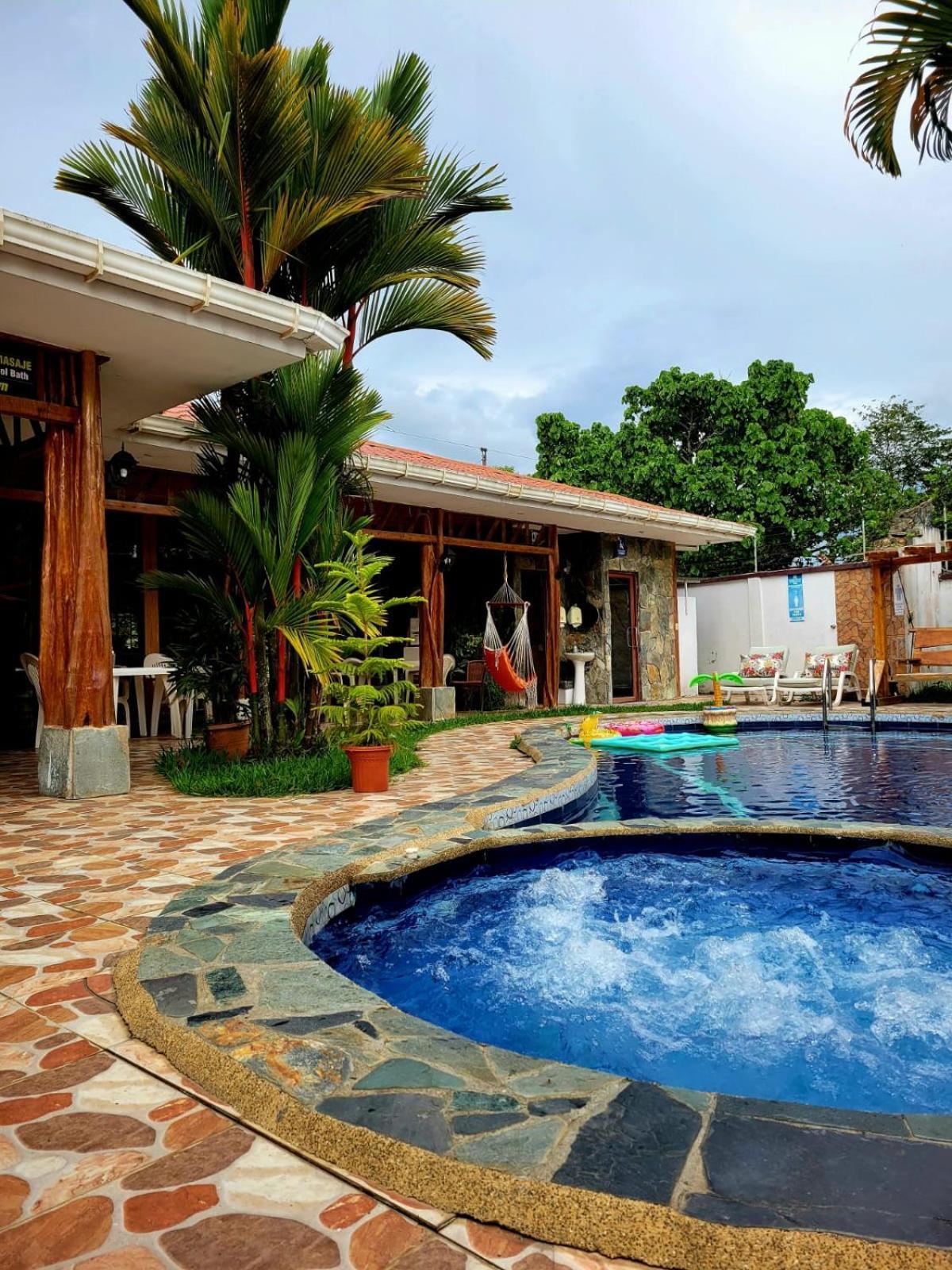 La Casa De La Abuela Villa Sucua Buitenkant foto